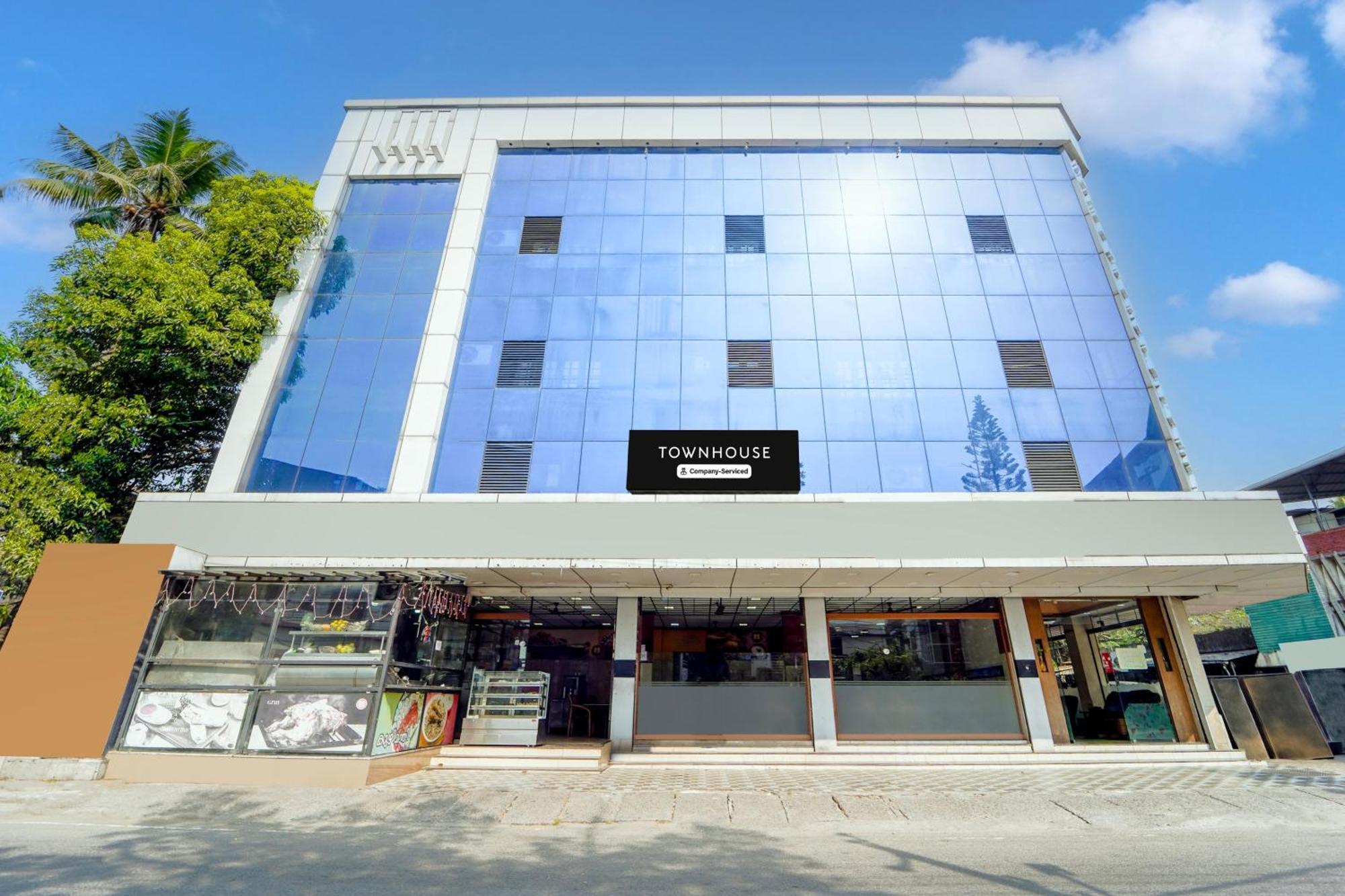 Super Townhouse City Center Ernakulam Kochi ภายนอก รูปภาพ