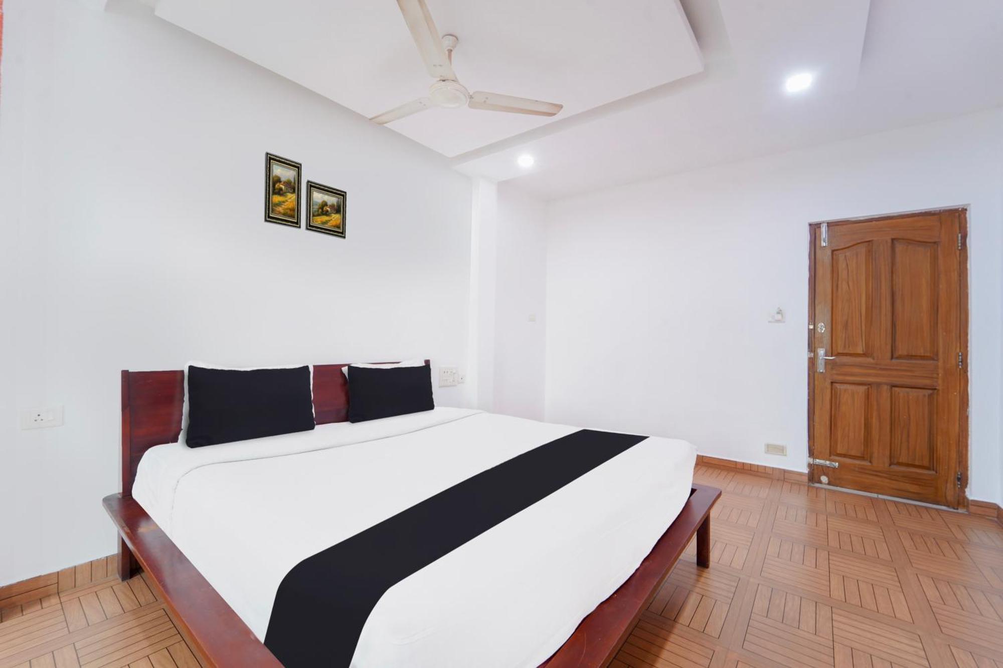 Super Townhouse City Center Ernakulam Kochi ภายนอก รูปภาพ