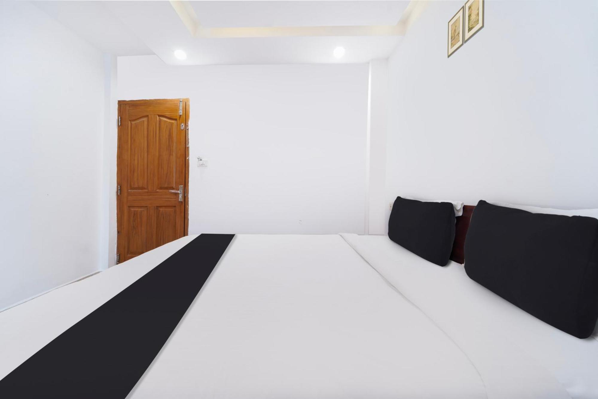 Super Townhouse City Center Ernakulam Kochi ภายนอก รูปภาพ