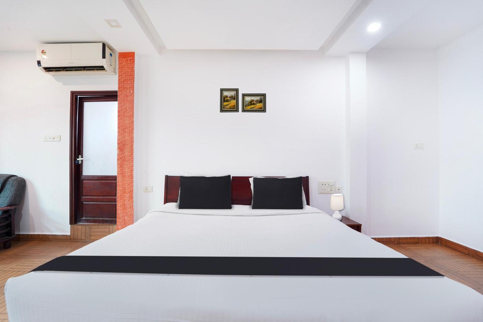 Super Townhouse City Center Ernakulam Kochi ภายนอก รูปภาพ