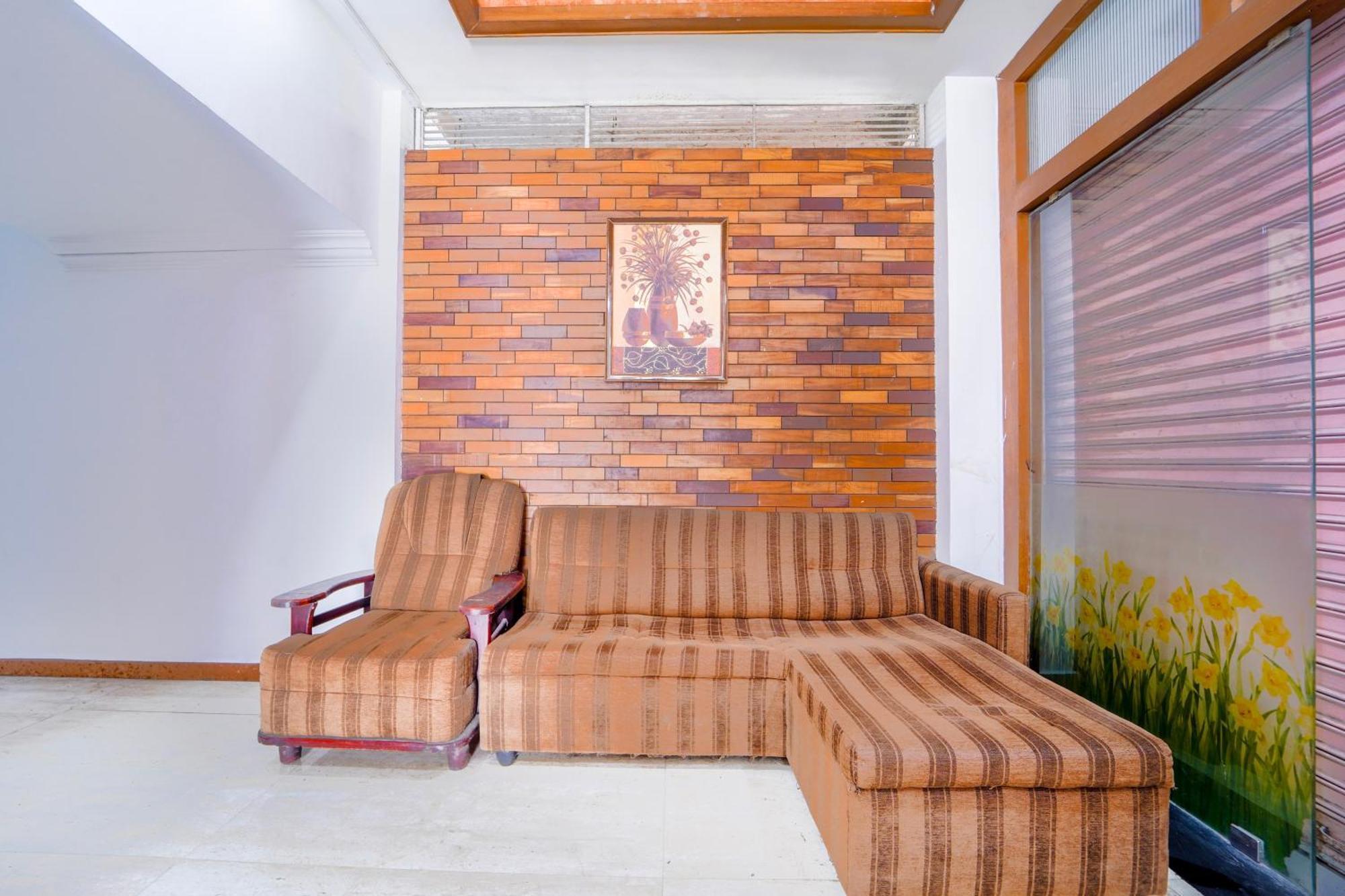 Super Townhouse City Center Ernakulam Kochi ภายนอก รูปภาพ