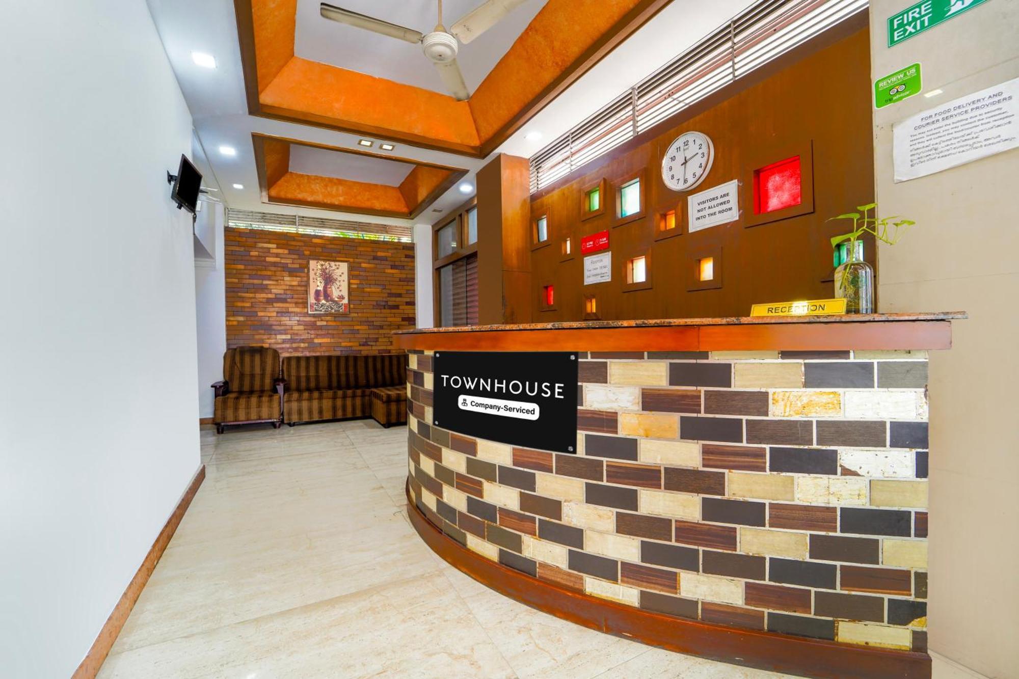Super Townhouse City Center Ernakulam Kochi ภายนอก รูปภาพ